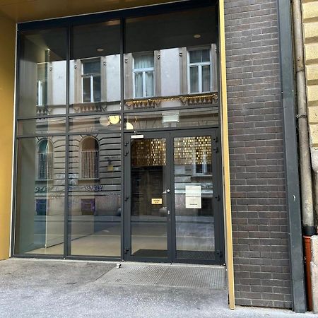 Comfort Court Apartment - Free Parking, Balcony Budapest Luaran gambar