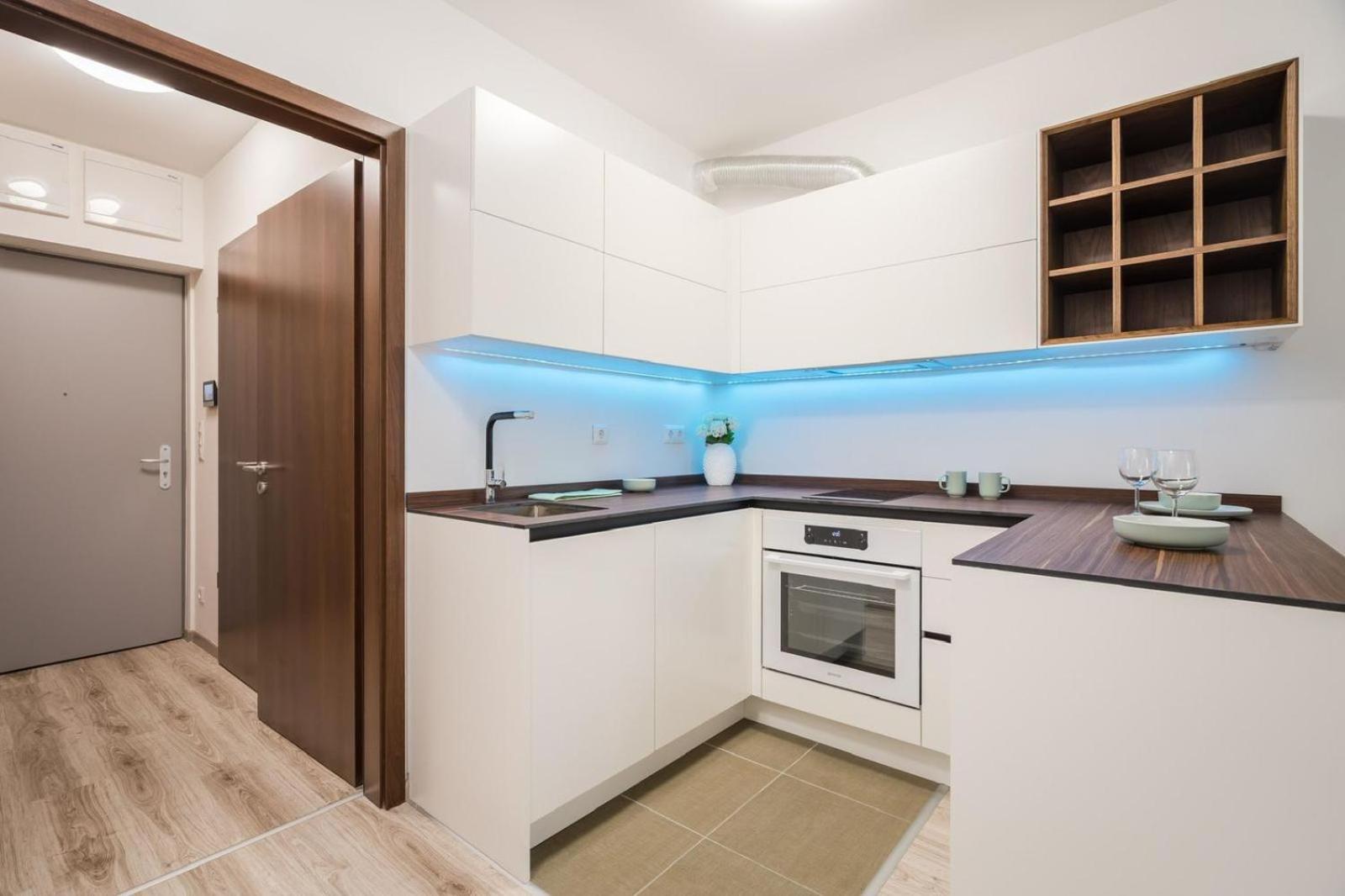 Comfort Court Apartment - Free Parking, Balcony Budapest Luaran gambar
