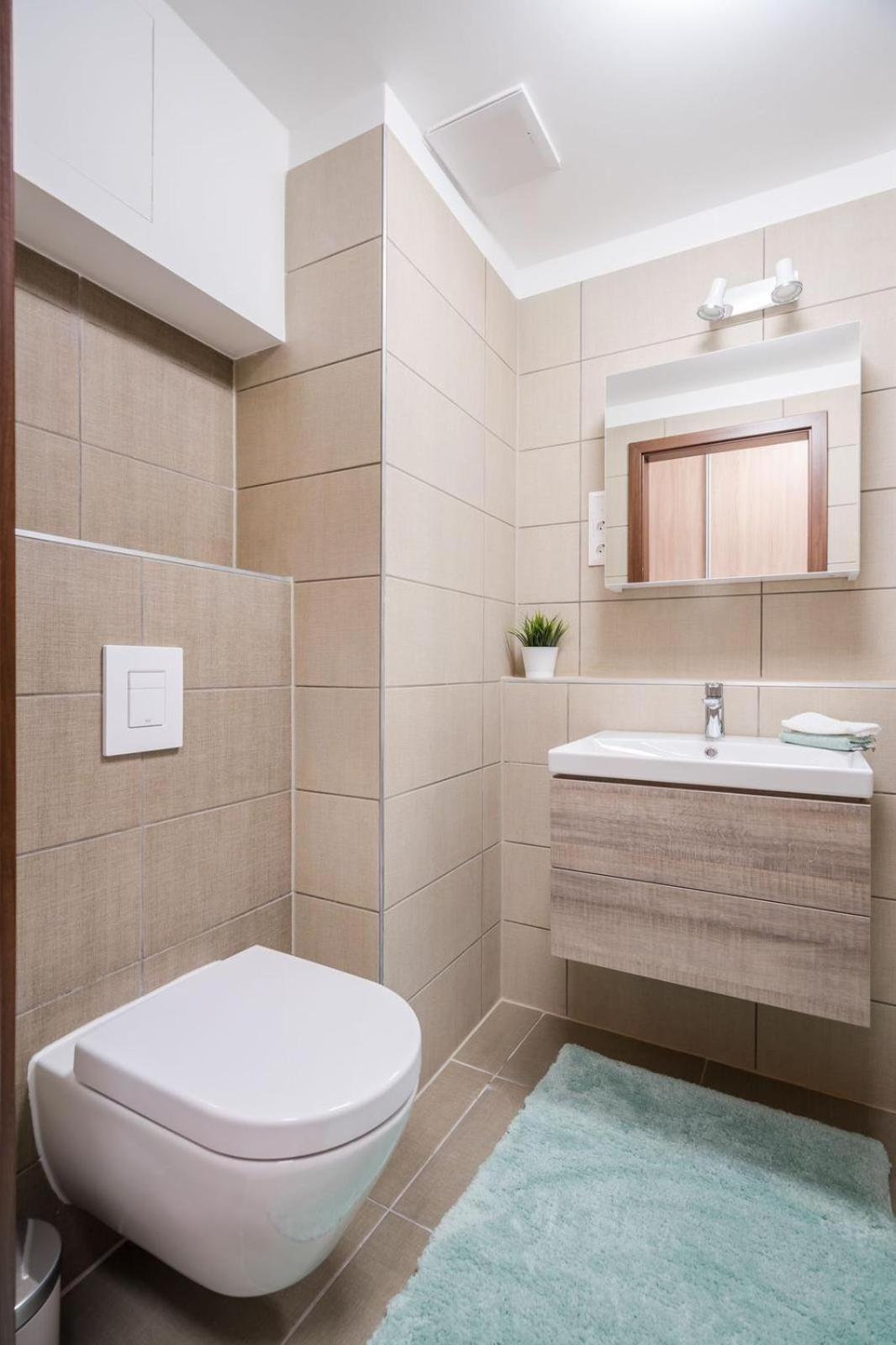 Comfort Court Apartment - Free Parking, Balcony Budapest Luaran gambar